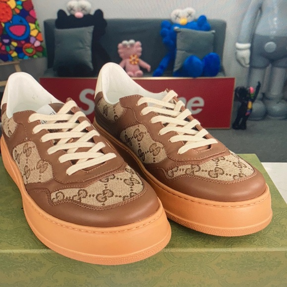 Gucci Beige Womesn Snakers Size 8 - Picture 1 of 16